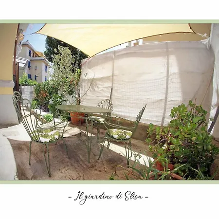 Elisa's Garden Apartman *